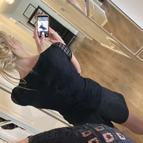 Ann Taylor Petite Black Lace Crochet short sleeve top fully lined w back zip - Picture 8 of 14